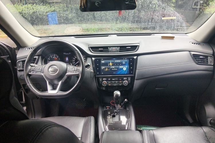 Used Nissan X-Trail 2019 2.0L CVT Smart Connect Comfort Edition 2WD Center Console