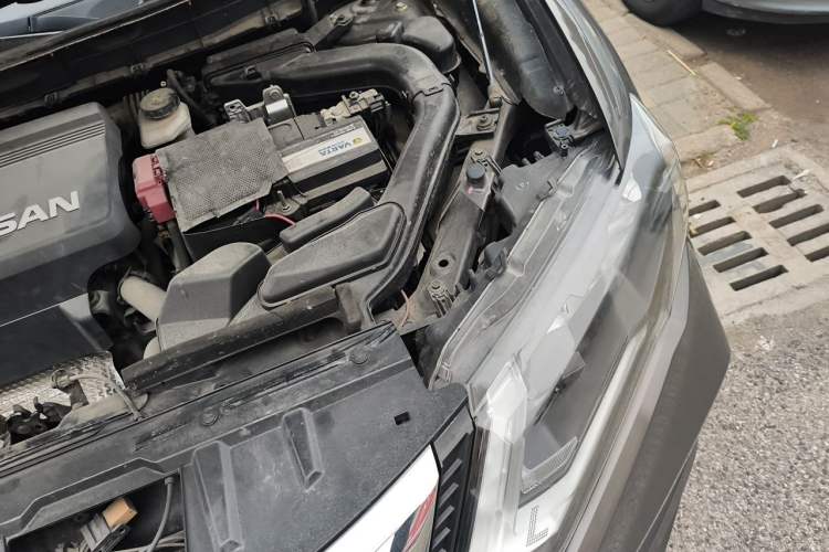 Used Nissan X-Trail 2019 2.5L CVT Smart Connect Luxury Edition 4WD Engine Bay Left