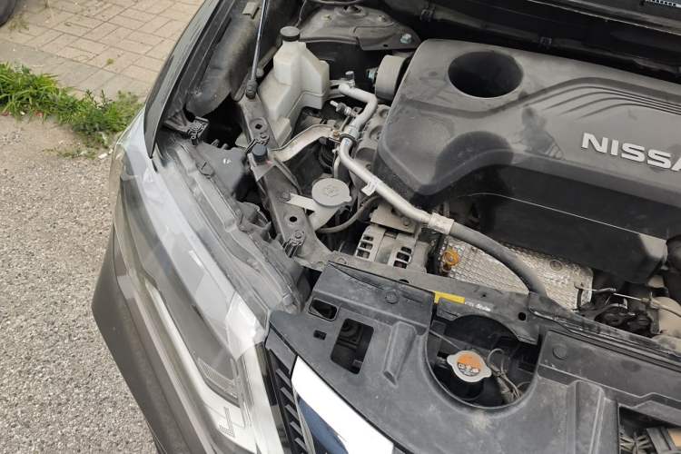 Used Nissan X-Trail 2019 2.5L CVT Smart Connect Luxury Edition 4WD Engine Bay Right