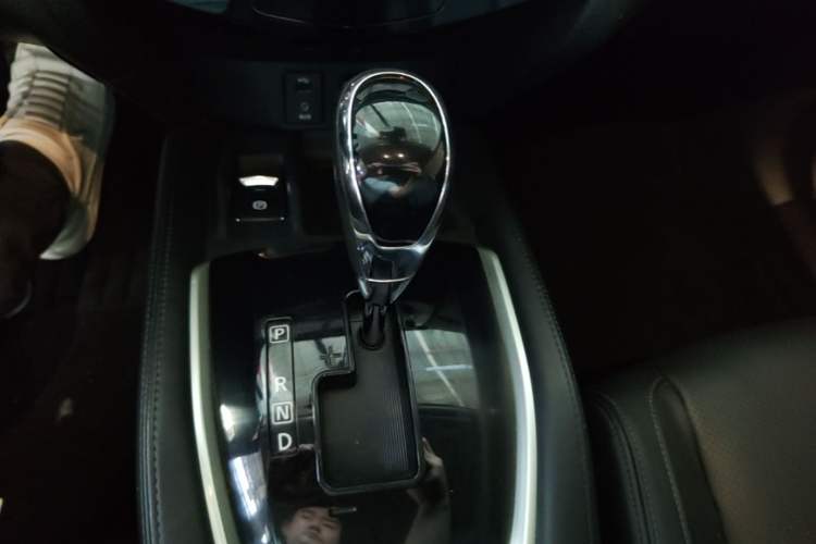 Used Nissan X-Trail 2019 2.0L CVT Comfort Edition 2WD Gear Lever