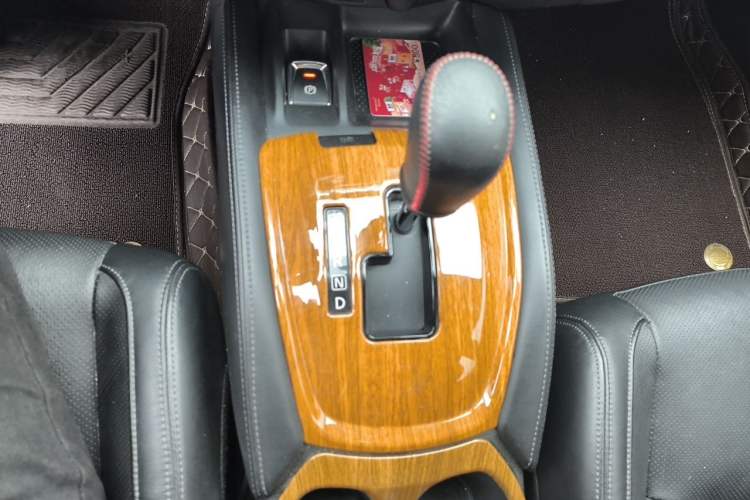 Used Nissan X-Trail 2019 2.5L CVT Smart Connect Luxury Edition 4WD Gear Lever