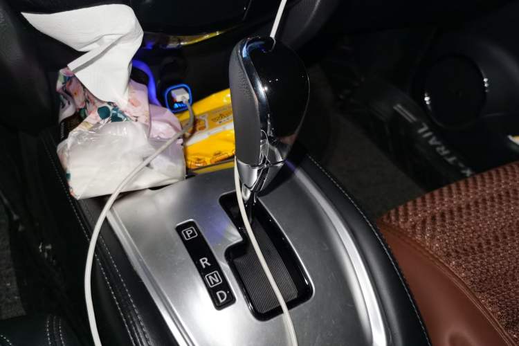 Used Nissan X-Trail 2019 2.5L CVT Smart Connect Luxury Edition 4WD Gear Lever