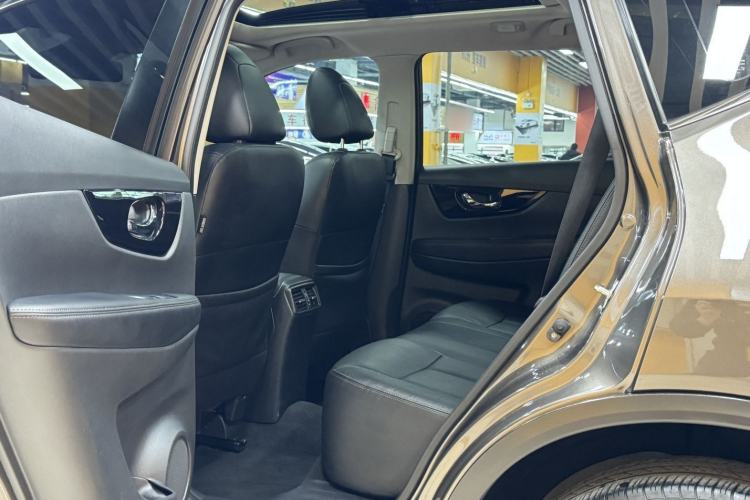 Used Nissan X-Trail 2019 2.0L CVT Smart Connect Comfort Edition 2WD Interior 5