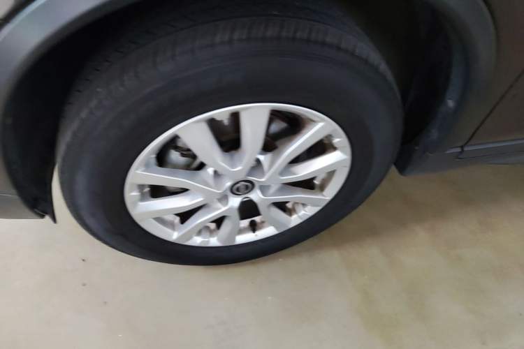 Used Nissan X-Trail 2019 2.0L CVT Comfort Edition 2WD Left Front Wheel Hub