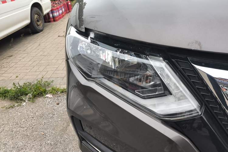 Used Nissan X-Trail 2019 2.5L CVT Smart Connect Luxury Edition 4WD Right Front Headlight
