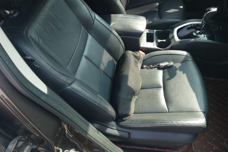 Used Nissan X-Trail 2019 2.0L CVT Smart Connect Comfort Edition 2WD Right Front Seat