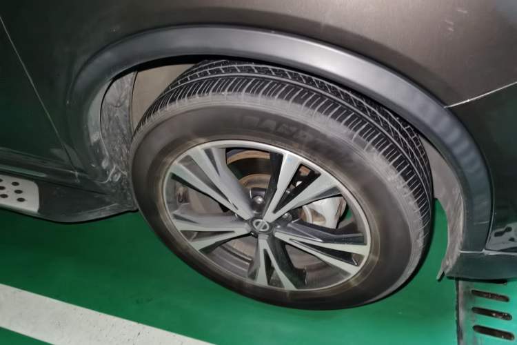 Used Nissan X-Trail 2019 2.5L CVT Smart Connect Luxury Edition 4WD Right Front Wheel Hub