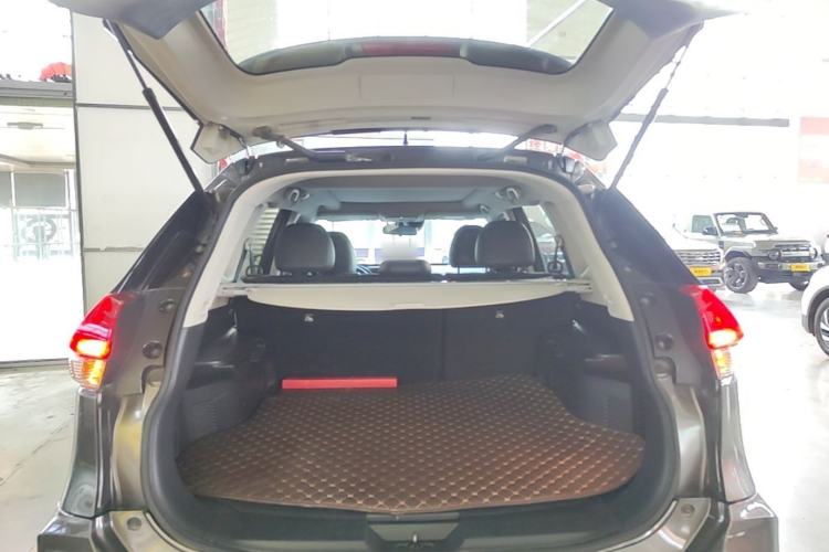 Used Nissan X-Trail 2019 2.0L CVT Comfort Edition 2WD Trunk