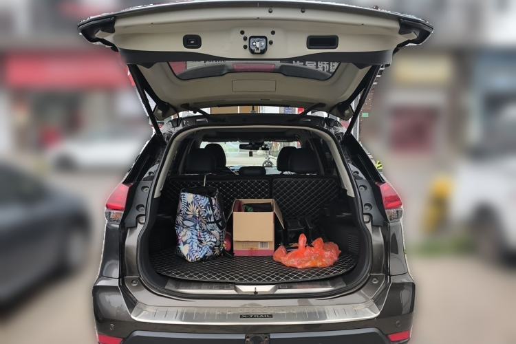 Used Nissan X-Trail 2019 2.5L CVT Smart Connect Luxury Edition 4WD Trunk