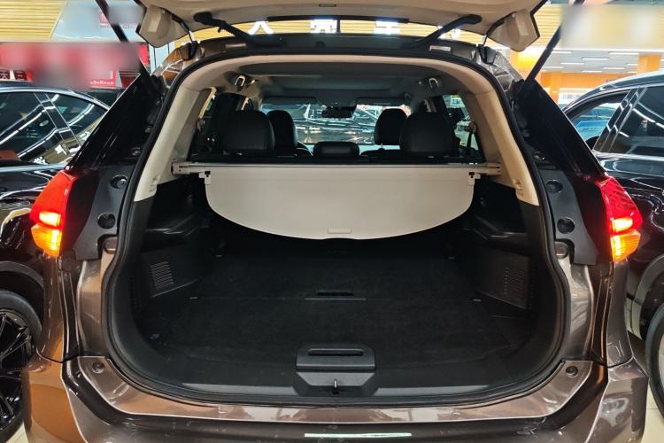 Used Nissan X-Trail 2019 2.0L CVT Smart Connect Comfort Edition 2WD Trunk
