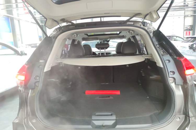 Used Nissan X-Trail 2019 2.0L CVT Smart Connect Comfort Edition 2WD Trunk