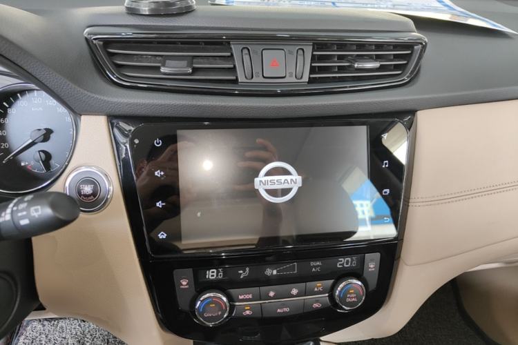 Used Nissan X-Trail 2020 2.5L XL ITS CVT 4WD Deluxe Navigation Edition Center Console