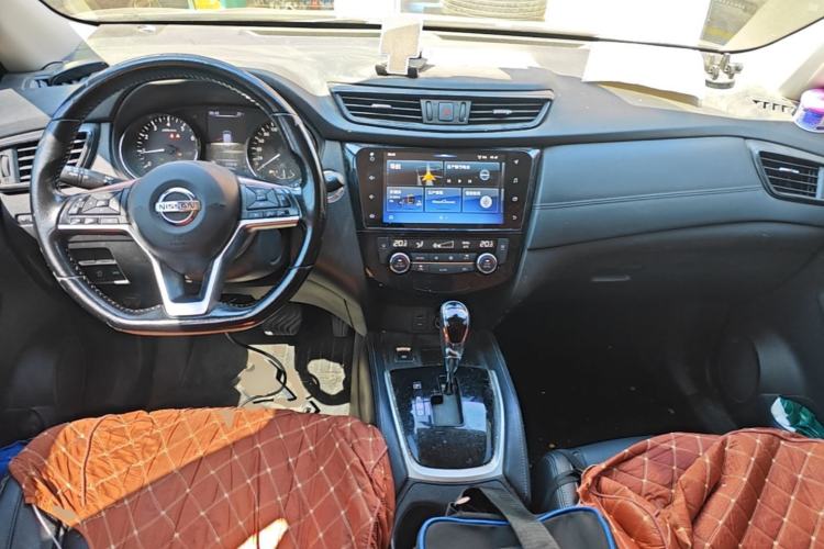 Used Nissan X-Trail 2020 2.0L XL Premium CVT 2WD SmartConnect Luxury Edition Center Console
