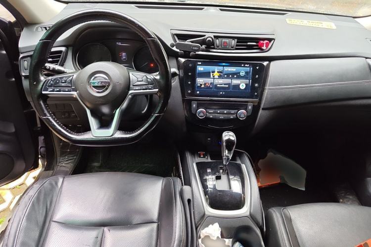Used Nissan X-Trail 2020 2.0L XL ITS CVT 2WD SmartConnect Comfort Edition Center Console