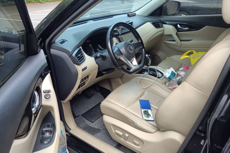 Used Nissan X-Trail 2020 2.0L XL ITS 3-Row CVT 2WD SmartConnect 7-Seater Comfort Edition Driver Seat