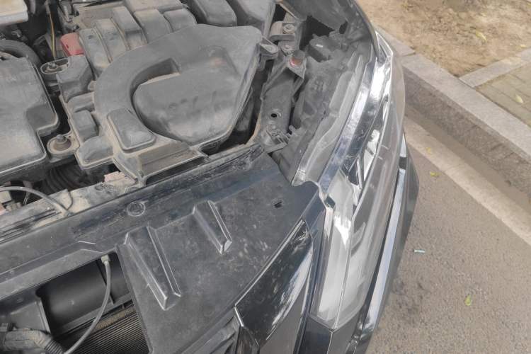 Used Nissan X-Trail 2020 2.0L XL ITS CVT 2WD SmartConnect Comfort Edition Engine Bay Left