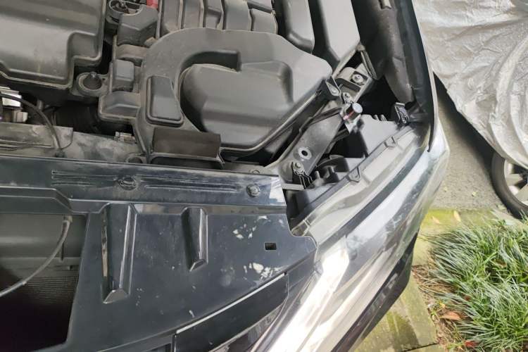 Used Nissan X-Trail 2020 2.0L XL ITS CVT 2WD SmartConnect Comfort Edition Engine Bay Left