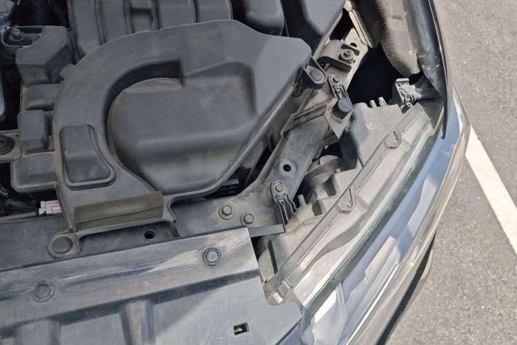 Used Nissan X-Trail 2020 2.0L XL ITS CVT 2WD SmartConnect Comfort Edition Engine Bay Left