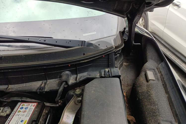 Used Nissan X-Trail 2020 2.0L XL ITS 3-Row CVT 2WD SmartConnect 7-Seater Comfort Edition Engine Bay Left