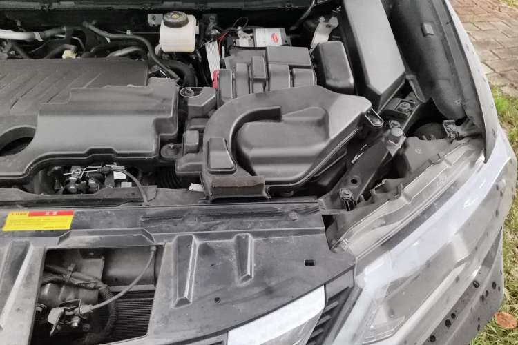 Used Nissan X-Trail 2020 2.0L XL ITS CVT 2WD SmartConnect Comfort Edition Engine Bay Left