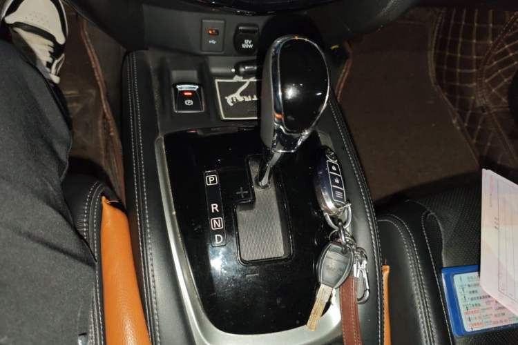 Used Nissan X-Trail 2020 2.0L XL ITS CVT 2WD SmartConnect Comfort Edition Gear Lever