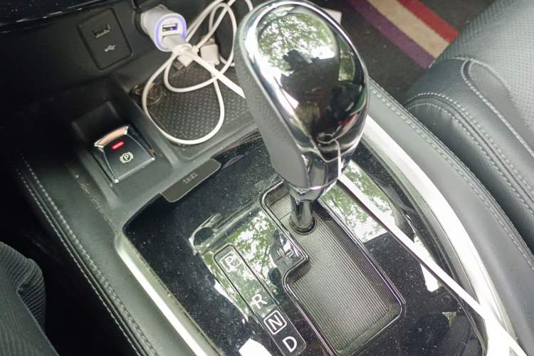 Used Nissan X-Trail 2020 2.0L XL Premium CVT 2WD SmartConnect Luxury Edition Gear Lever