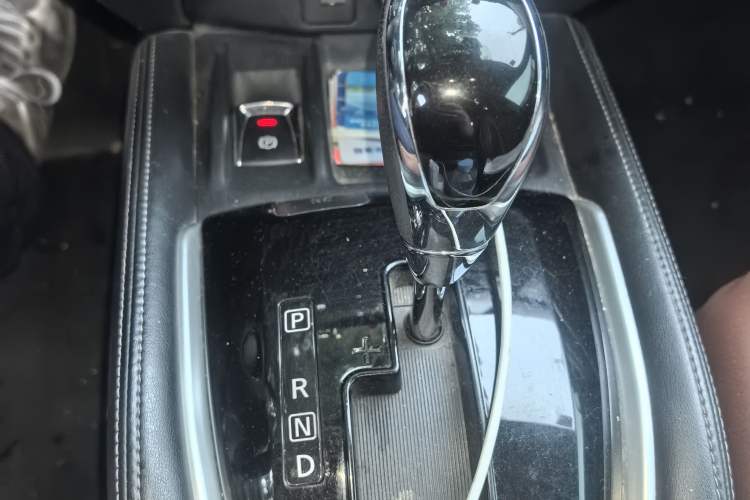 Used Nissan X-Trail 2020 2.0L XL Premium CVT 2WD SmartConnect Luxury Edition Gear Lever