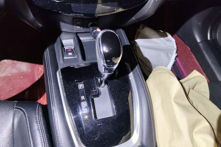 Used Nissan X-Trail 2020 2.0L XL ITS CVT 2WD SmartConnect Comfort Edition Gear Lever
