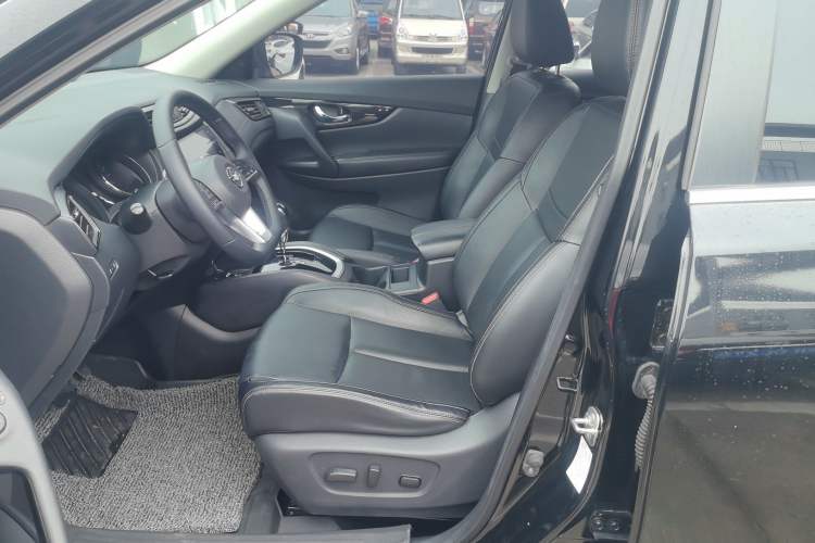 Used Nissan X-Trail 2020 2.0L XL ITS CVT 2WD SmartConnect Comfort Edition Left Front Seat