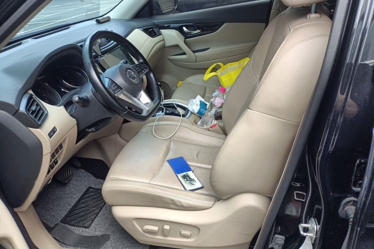 Used Nissan X-Trail 2020 2.0L XL ITS 3-Row CVT 2WD SmartConnect 7-Seater Comfort Edition Left Front Seat