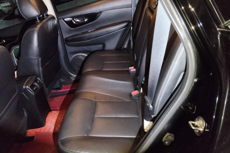 Used Nissan X-Trail 2020 2.0L XL ITS CVT 2WD SmartConnect Comfort Edition Left Rear Seat