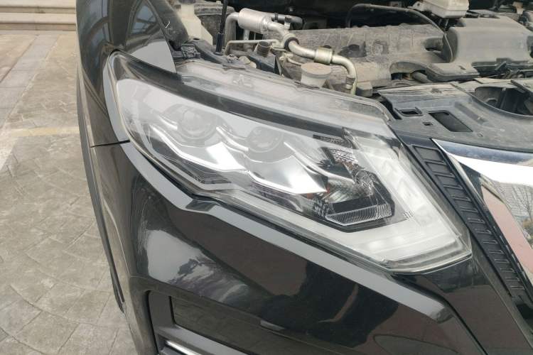 Used Nissan X-Trail 2020 2.0L XL Premium CVT 2WD SmartConnect Luxury Edition Right Front Headlight