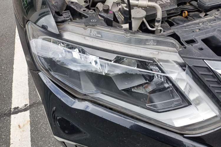 Used Nissan X-Trail 2020 2.0L XL ITS 3-Row CVT 2WD SmartConnect 7-Seater Comfort Edition Right Front Headlight