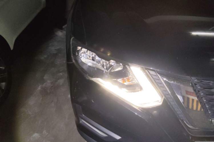 Used Nissan X-Trail 2020 2.0L XL ITS CVT 2WD SmartConnect Comfort Edition Right Front Headlight