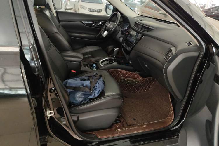 Used Nissan X-Trail 2020 2.0L XL ITS CVT 2WD SmartConnect Comfort Edition Right Front Seat