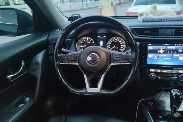 Used Nissan X-Trail 2020 2.0L XL ITS CVT 2WD SmartConnect Comfort Edition Steering Wheel