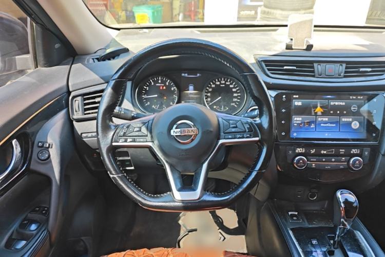 Used Nissan X-Trail 2020 2.0L XL Premium CVT 2WD SmartConnect Luxury Edition Steering Wheel