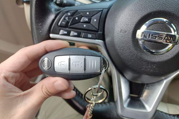 Used Nissan X-Trail 2020 2.0L XL ITS 3-Row CVT 2WD SmartConnect 7-Seater Comfort Edition Vehicle Key