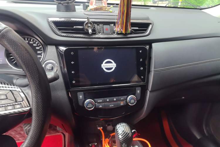 Used Nissan X-Trail 2020 2.0L XL ITS CVT 2WD SmartConnect Comfort Edition Audio And AC Panel