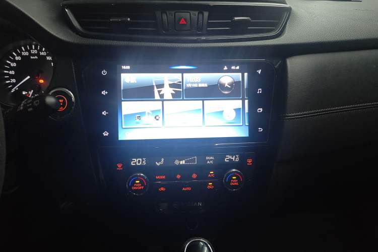 Used Nissan X-Trail 2020 2.0L XL ITS CVT 2WD SmartConnect Comfort Edition Audio And AC Panel