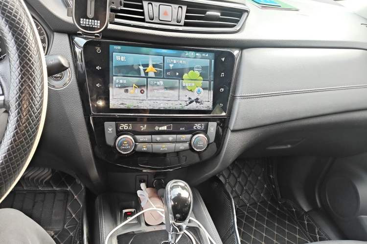 Used Nissan X-Trail 2020 2.0L XL Premium CVT 2WD SmartConnect Luxury Edition Audio And AC Panel