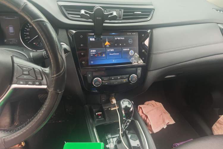 Used Nissan X-Trail 2020 2.0L XL ITS CVT 2WD SmartConnect Comfort Edition Audio And AC Panel