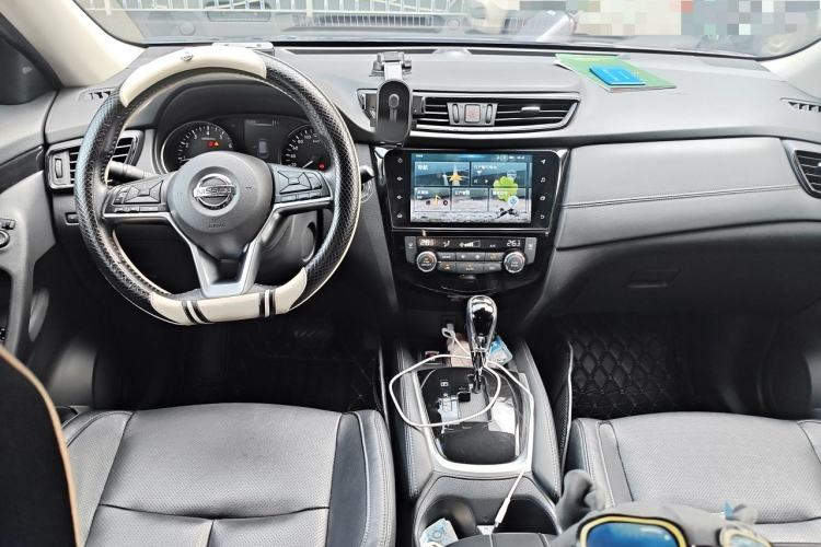 Used Nissan X-Trail 2020 2.0L XL Premium CVT 2WD SmartConnect Luxury Edition Center Console