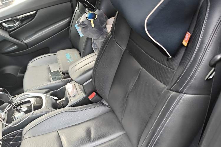 Used Nissan X-Trail 2020 2.0L XL Premium CVT 2WD SmartConnect Luxury Edition Left Front Seat