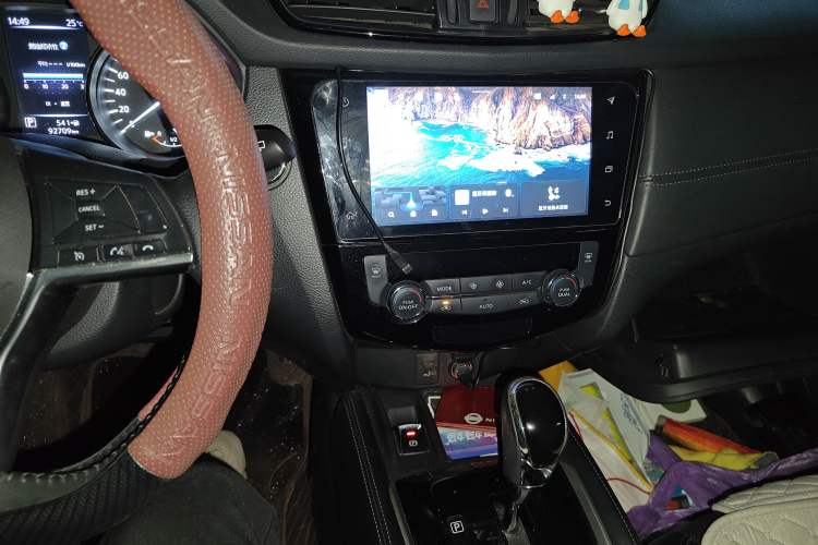 Used Nissan X-Trail 2020 2.0L XL ITS CVT 2WD SmartConnect Comfort Edition Audio And AC Panel