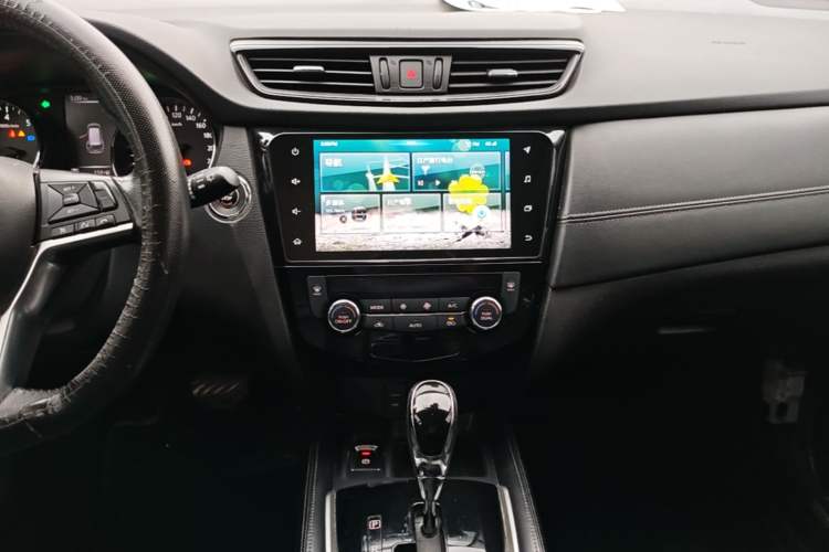 Used Nissan X-Trail 2020 2.0L XL ITS CVT 2WD SmartConnect Comfort Edition Audio And AC Panel