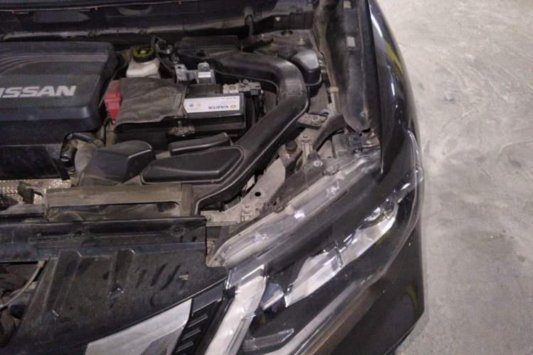 Used Nissan X-Trail 2020 2.5L XL ITS CVT 4WD Deluxe Navigation Edition Engine Bay Left