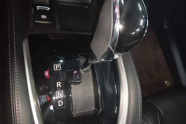 Used Nissan X-Trail 2020 2.0L XL Premium CVT 2WD SmartConnect Luxury Edition Gear Lever