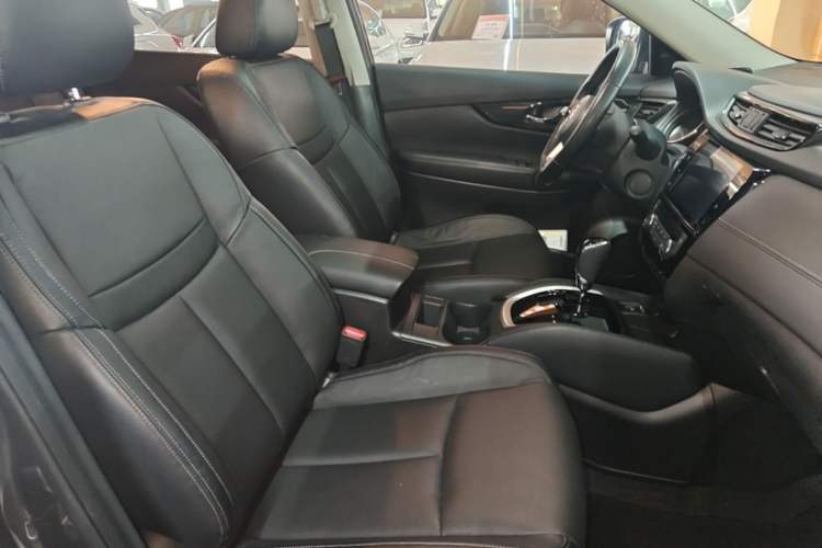 Used Nissan X-Trail 2020 2.0L XL Premium CVT 2WD SmartConnect Luxury Edition Right Front Seat