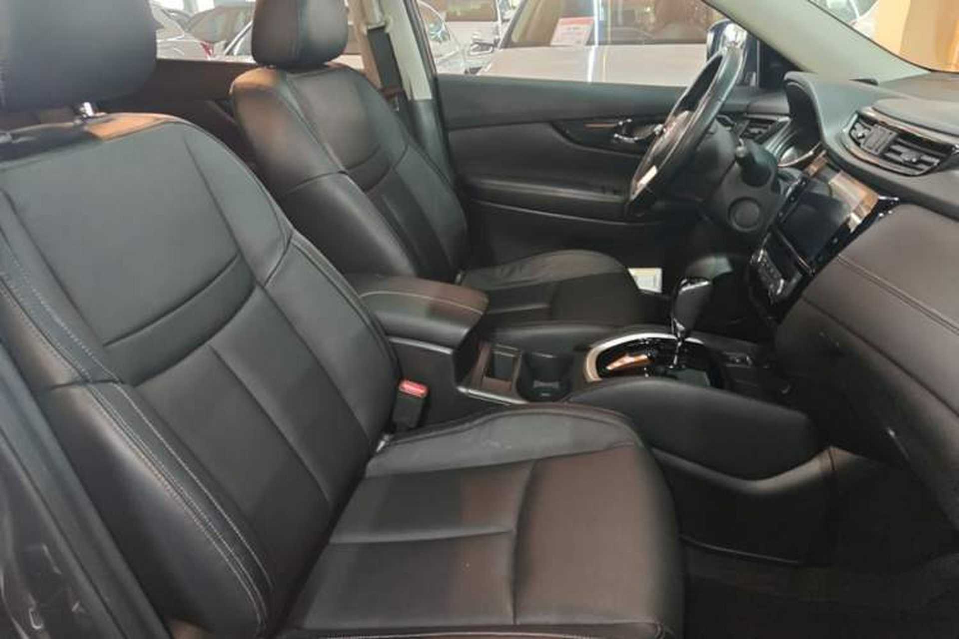 Used Nissan X-Trail 2020 2.0L XL Premium CVT 2WD SmartConnect Luxury Edition Right Front Seat